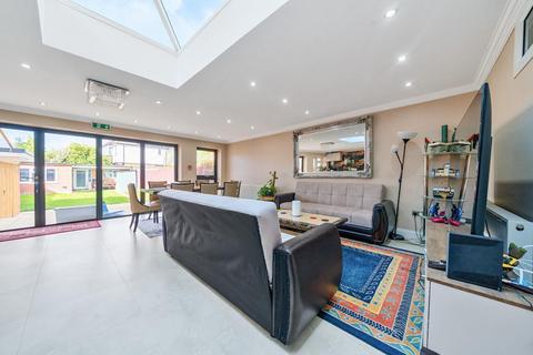 122 Beverley Way, London, SW20 0AQ
