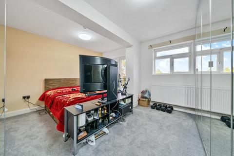 122 Beverley Way, London, SW20 0AQ