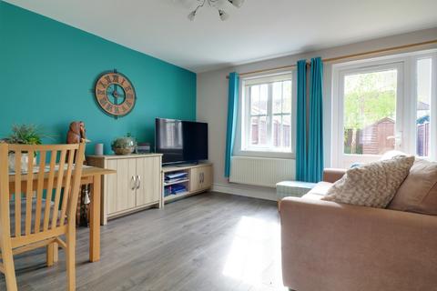 2 bedroom end of terrace house for sale, Acorn Gardens, Reading RG7