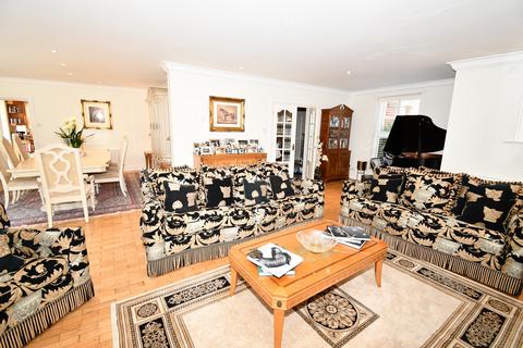 2 The Maples, Goffs Oak, Waltham Cross, EN7 6ST
