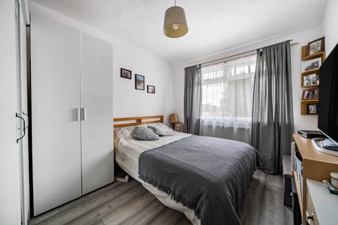 15 Firdene, Surbiton, KT5 9QQ