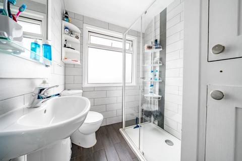 15 Firdene, Surbiton, KT5 9QQ