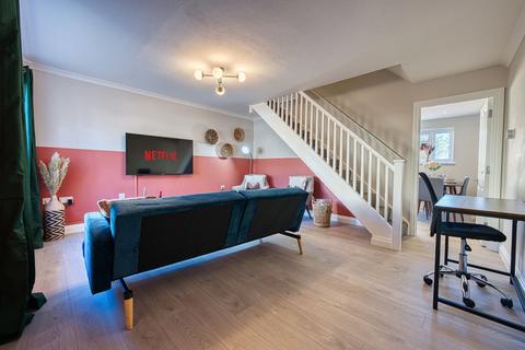 3 bedroom terraced house to rent, Stratton Heights, Cirencester