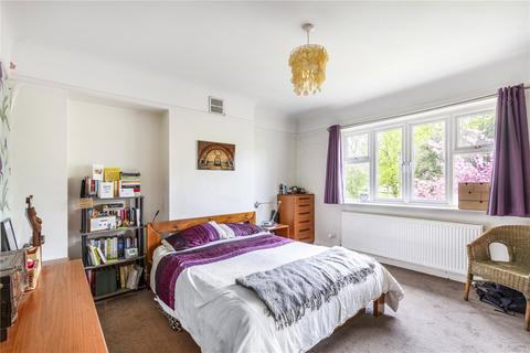 74a Thornton Road, London, SW12 0LF