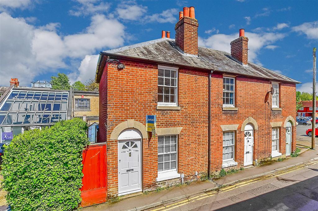 Ivy Lane, Canterbury, Kent 2 bed end of terrace house for sale £280,000