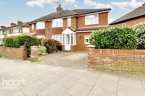 4 bedroom semi-detached house for sale, Bell Lane, Enfield