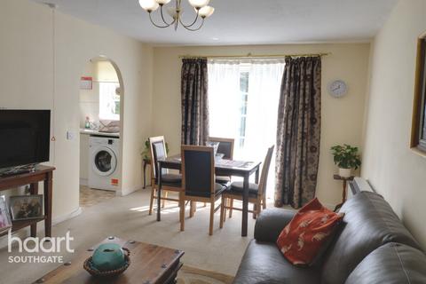 1 bedroom apartment for sale, Crothall Close, London