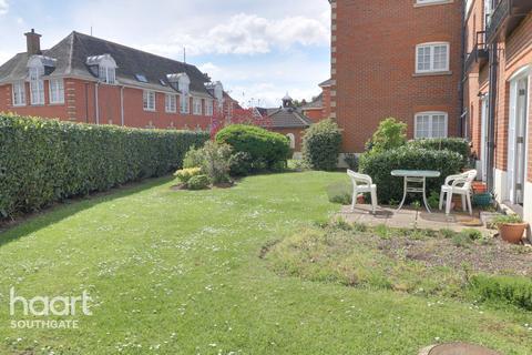 1 bedroom apartment for sale, Crothall Close, London