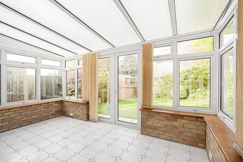 23 Carisbrooke Road, Rochester, ME2 3SN