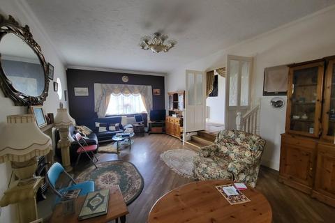 3 bedroom detached bungalow for sale, Lodge Farm Close, Dewsbury