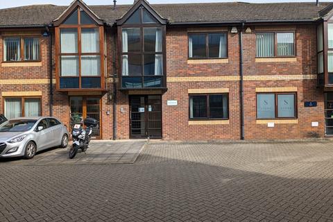 Office to rent, 3 Wey Court, Guildford Surrey, GU1 4QU