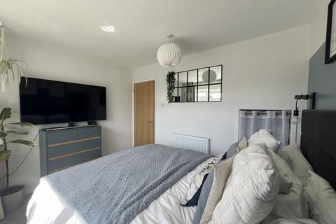 4 bedroom semi-detached bungalow for sale, Twyning, Tewkesbury GL20
