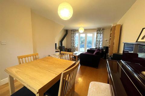 3 bedroom link detached house to rent, The Orchard, Bedford MK45