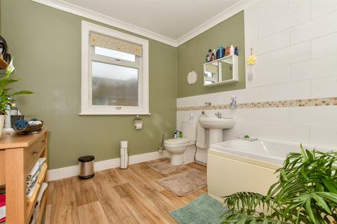 7 Pauls Place, Dover, CT16 2LD