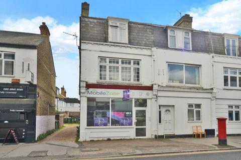 3 bedroom property for sale, Walton Road, West Molesey