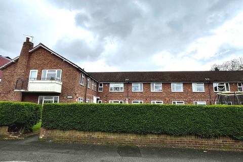 3 bedroom ground floor flat for sale, Cecil Close, Chessington, Surrey. KT9 1PD