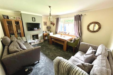 10, Cecil Lodge Cecil Close, Chessington, KT9 1PD