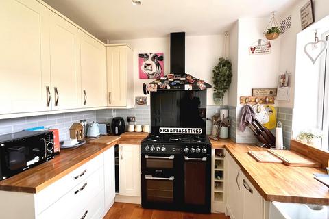 10, Cecil Lodge Cecil Close, Chessington, KT9 1PD