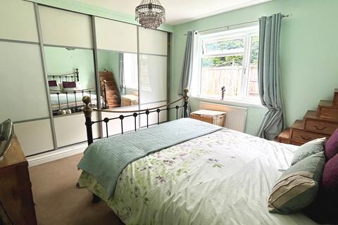 10, Cecil Lodge Cecil Close, Chessington, KT9 1PD