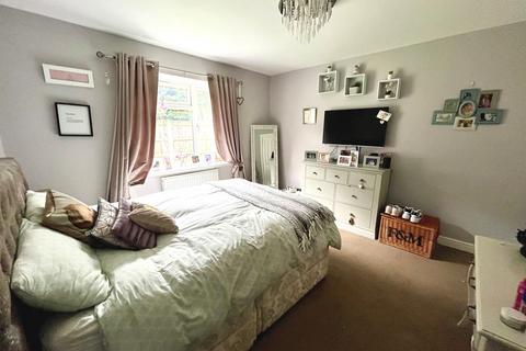 10, Cecil Lodge Cecil Close, Chessington, KT9 1PD