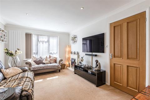 3 Brookside, Chertsey, KT16 9ES