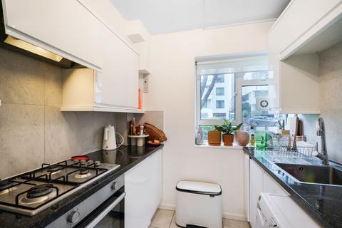 2 bedroom flat to rent, Reynolds House, Wellington Road, St John's Wood, London