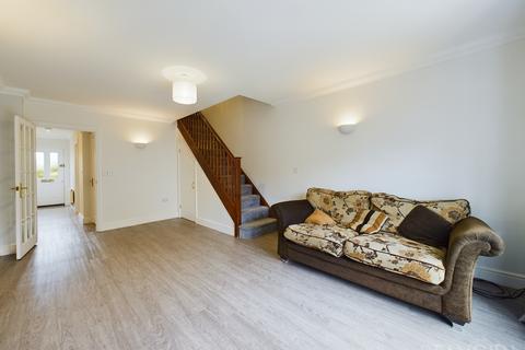 2 bedroom terraced house to rent, Cobb Close, Bury St Edmunds, IP32