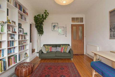 2 bedroom flat for sale, 2f1, 37 Sandport Street, The Shore, Edinburgh, EH6 6EP