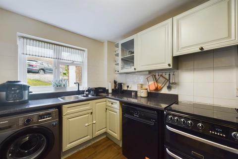 4 Walnut Grove, Hemel Hempstead, HP2 4AP