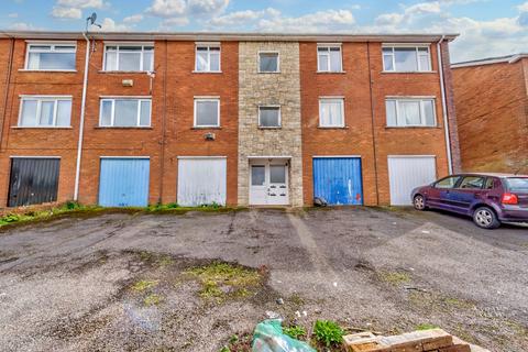 2 bedroom flat for sale - Lynmouth Crescent , Rumney, Cardiff. CF3