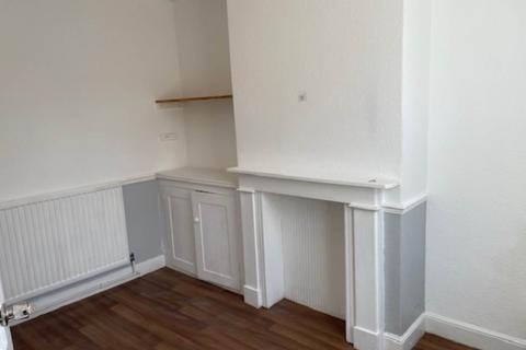 2 bedroom terraced house to rent, Cumberland Road, Reading