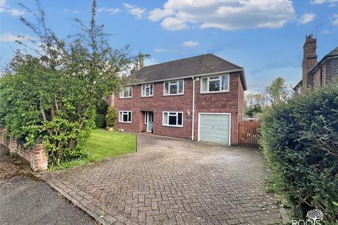 4 bedroom detached house for sale, Castle Grove, Berkshire RG14