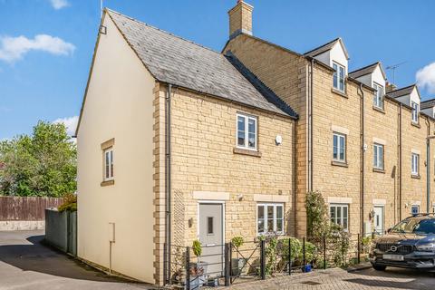 2 bedroom end of terrace house for sale, Winchcombe Gardens, South Cerney, Cirencester, Gloucestershire, GL7