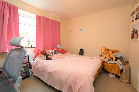 3 bedroom apartment to rent, Beaufort Road, Kingston upon Thames KT1