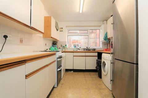 3 bedroom apartment to rent, Beaufort Road, Kingston upon Thames KT1
