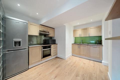 1 bedroom apartment for sale, Hillcrest Court, West Hampstead, London, NW2
