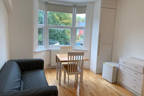 1 bedroom flat to rent, Walm Lane, Willesden Green NW2