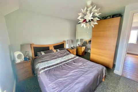 2 bedroom flat to rent, Paignton, Devon TQ3