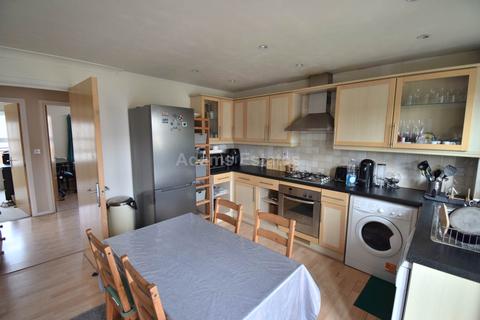 2 bedroom apartment to rent, Compass House, South Street, Reading