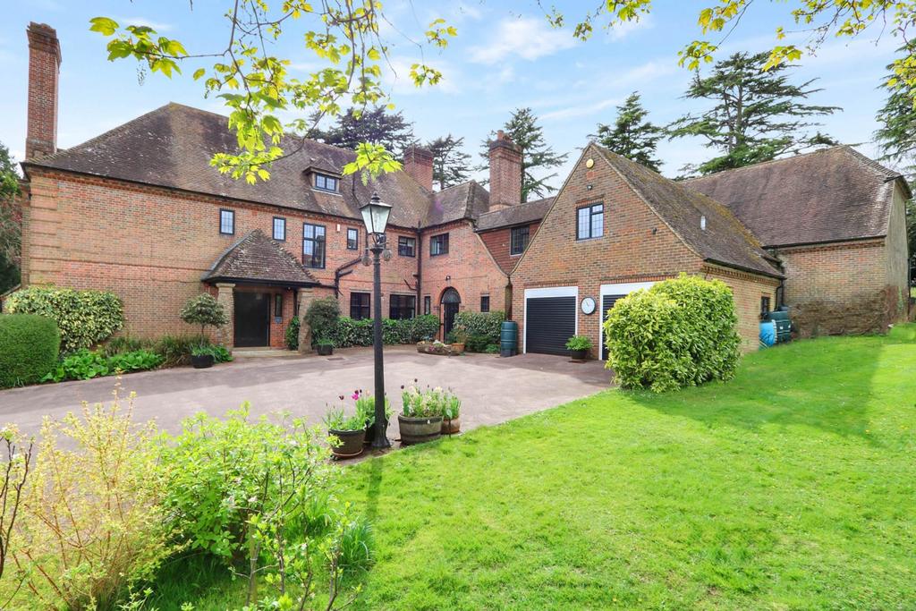 Green Lane, Pangbourne, Berkshire 5 bed detached house for sale £