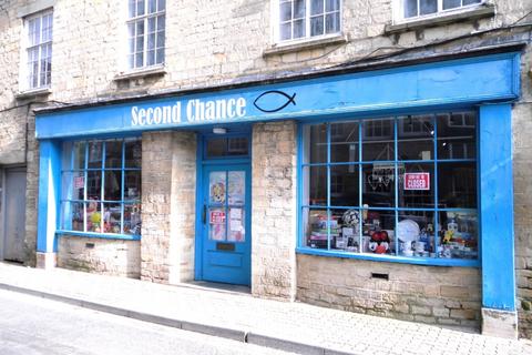 Retail property (high street) to rent, Cricklade Street, Cirencester GL7