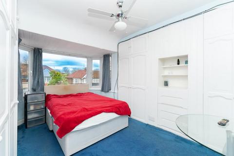 49 Coniston Avenue, Perivale, Greenford, UB6 8ED