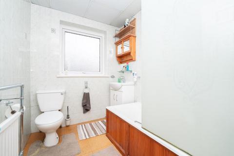 49 Coniston Avenue, Perivale, Greenford, UB6 8ED