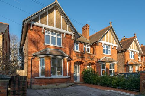 35 Blackborough Road, Reigate, RH2 7BU