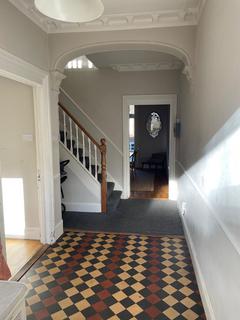 35 Blackborough Road, Reigate, RH2 7BU