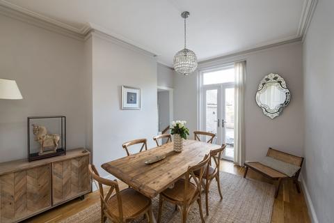 35 Blackborough Road, Reigate, RH2 7BU