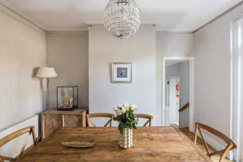 35 Blackborough Road, Reigate, RH2 7BU