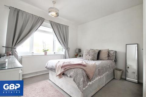 2 bedroom maisonette to rent, Chelmsford Avenue, Romford, RM5