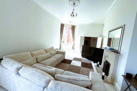 2 bedroom apartment to rent, Brandesbury Square, Woodford Green IG8