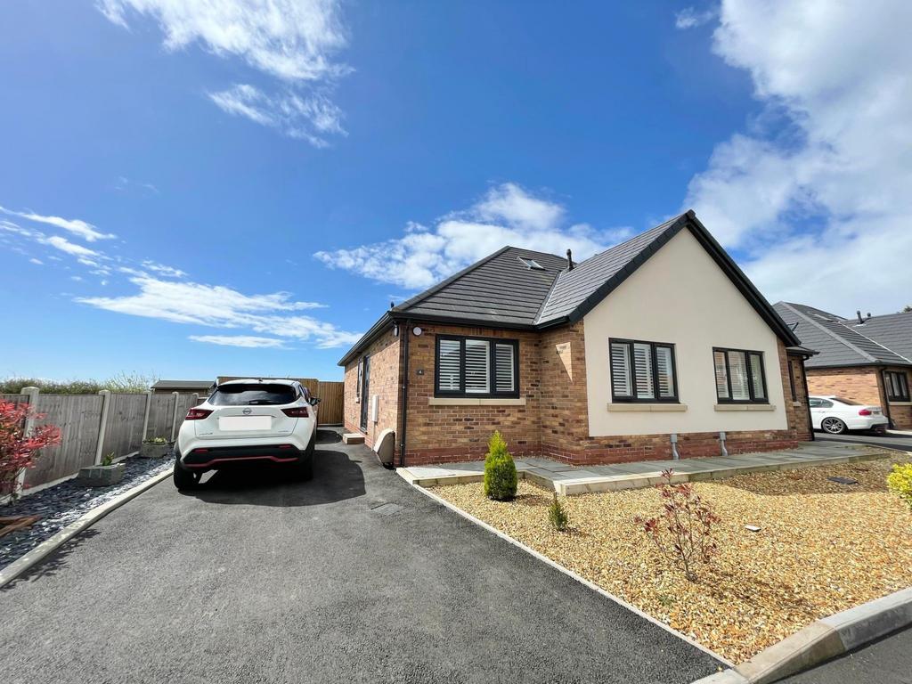 Meadow View Court, Stalmine FY6 3 bed bungalow £310,000